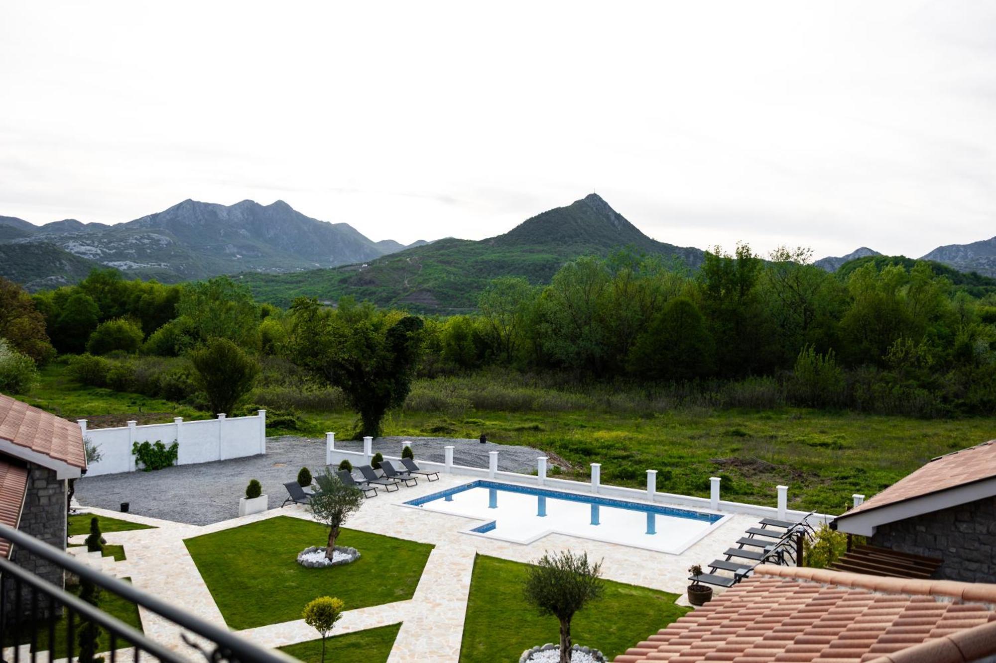 Lake Valley Вирпазар Екстериор снимка